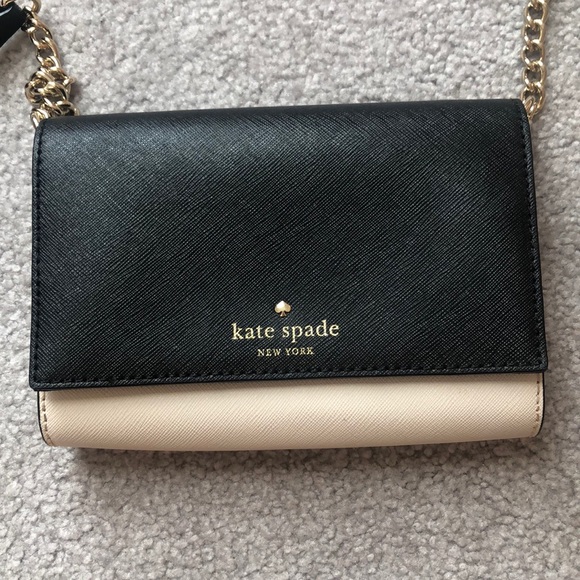 kate spade Handbags - EUC Kate Spade crossbody convertible bag